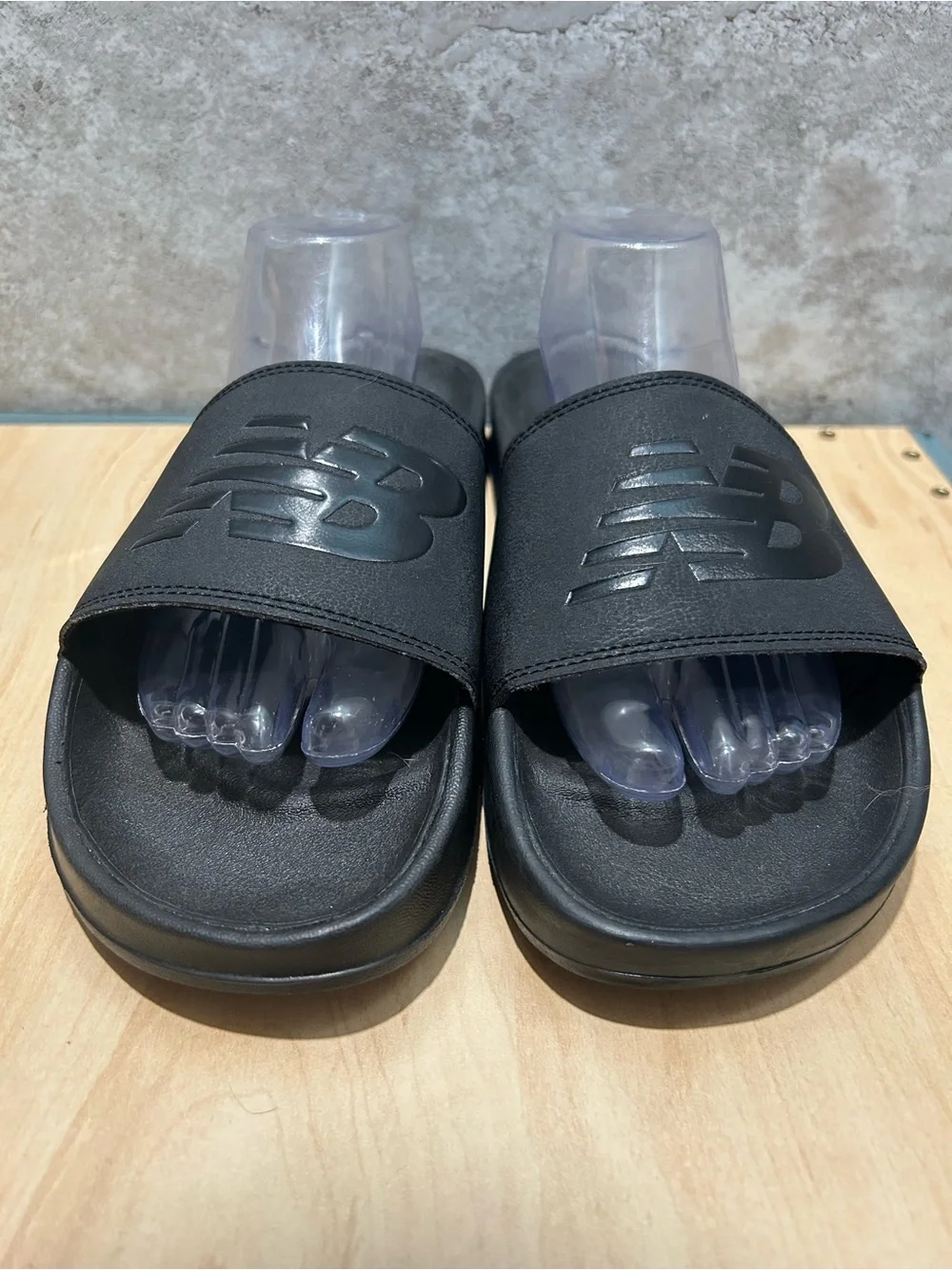 black New Balance 200 slip-on slide sandals men’s size 11
